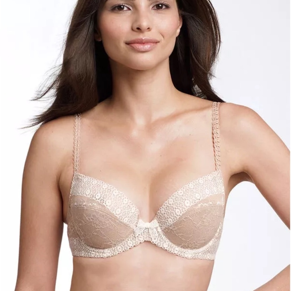 Wacoal Lace Underwire Bra in Cream